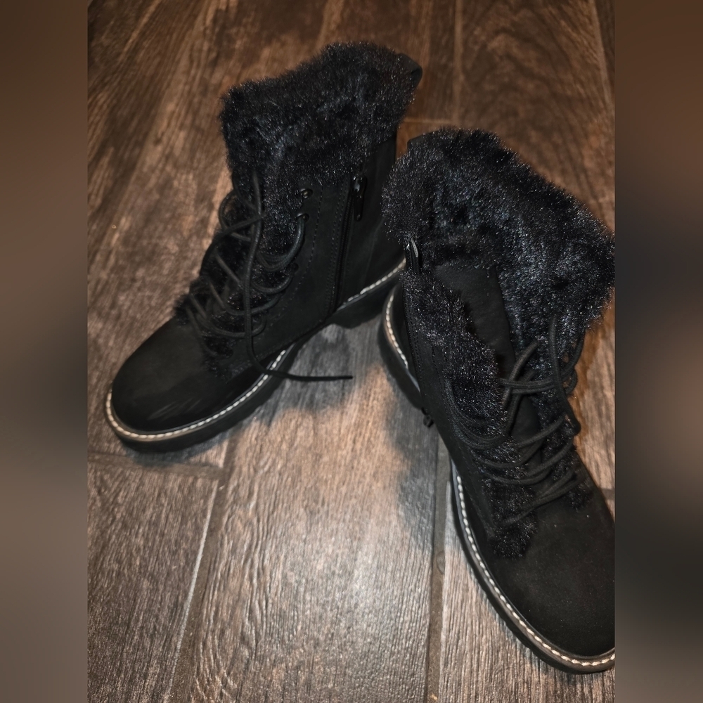 Madden Girl Black Faux Fur Boots Size 8 - Picture 5 of 8